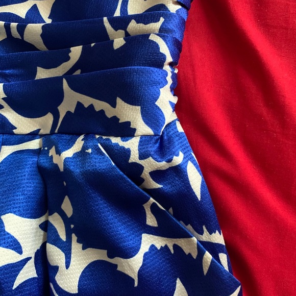 Dress - Picture 2 of 7